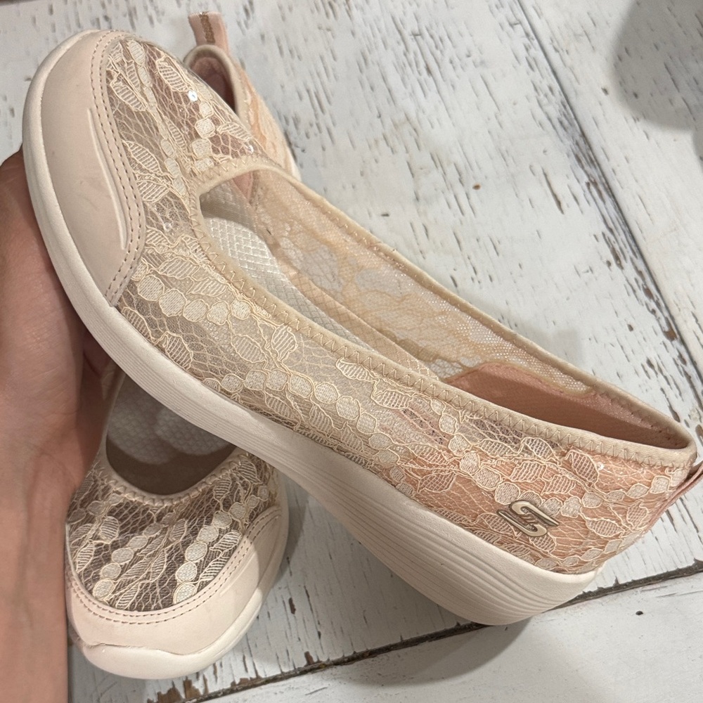 Skechers Women's Beige Lace Flats - Picture 4 of 5